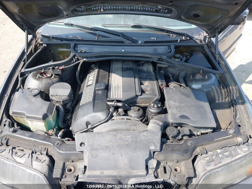 2001 BMW 3 Series VIN: WBAAV33401FU93213 Lot: 12053982