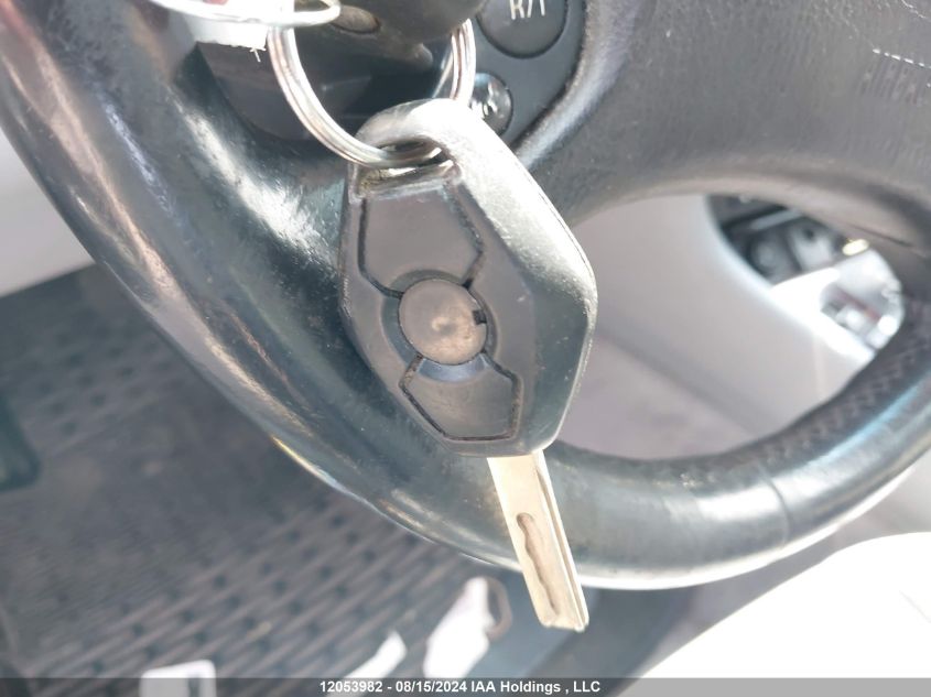 2001 BMW 3 Series VIN: WBAAV33401FU93213 Lot: 12053982