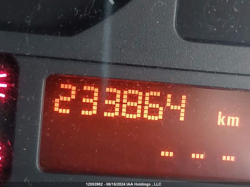 2001 BMW 3 Series VIN: WBAAV33401FU93213 Lot: 12053982