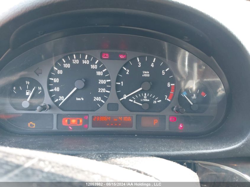 2001 BMW 3 Series VIN: WBAAV33401FU93213 Lot: 12053982