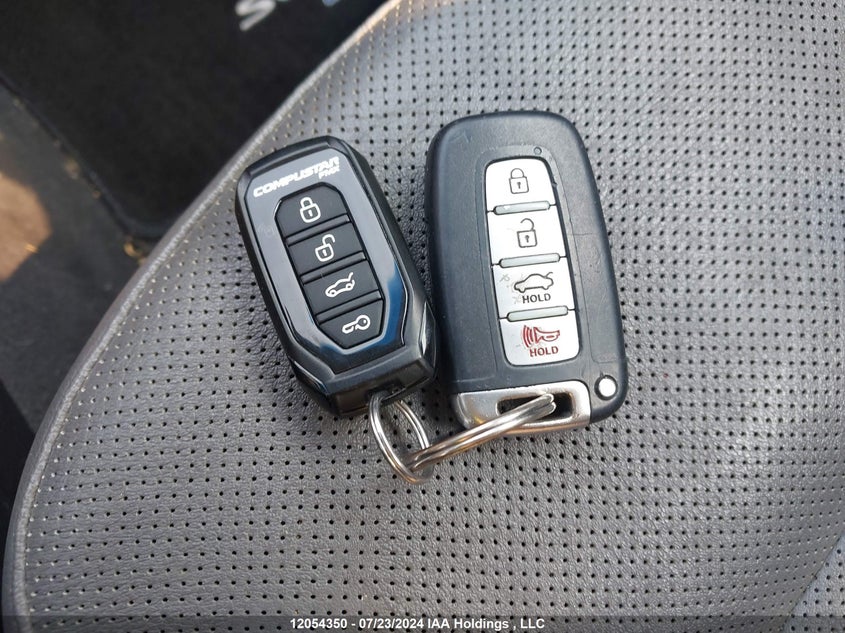 2012 Hyundai Sonata Hybrid Premium VIN: KMHEC4A47CA033903 Lot: 12054350