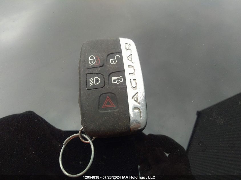 2017 Jaguar F-Type Svr VIN: SAJWJ6J82HMK43720 Lot: 12054838