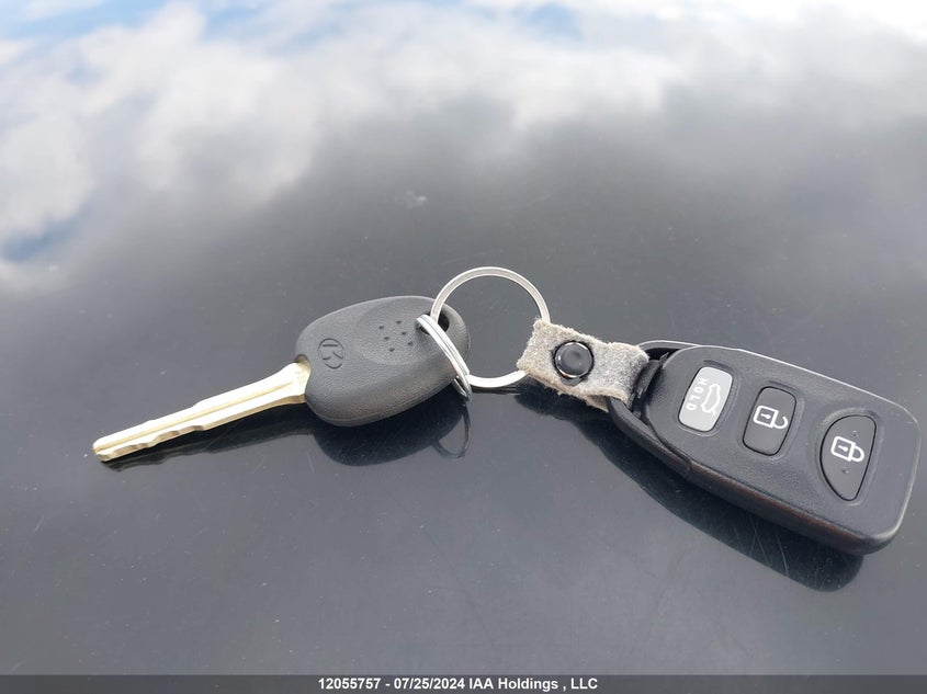 2012 Hyundai Elantra Gls/Limited VIN: 5NPDH4AE7CH064152 Lot: 12055757