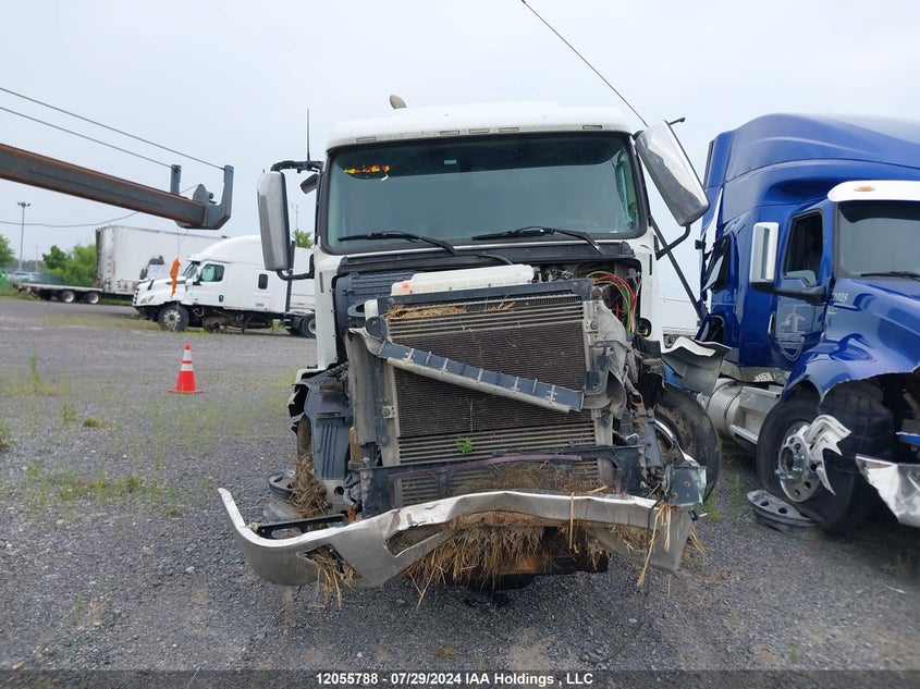 2014 Volvo Vn L VIN: 4V4NC9EJ2EN164769 Lot: 12055788