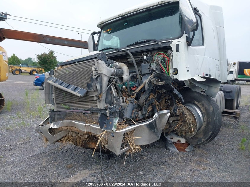 2014 Volvo Vn L VIN: 4V4NC9EJ2EN164769 Lot: 12055788