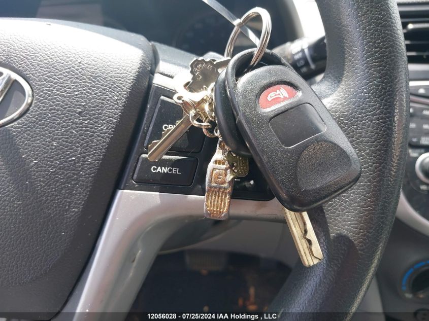 2013 Hyundai Accent Gl VIN: KMHCT4AE3DU386705 Lot: 12056028