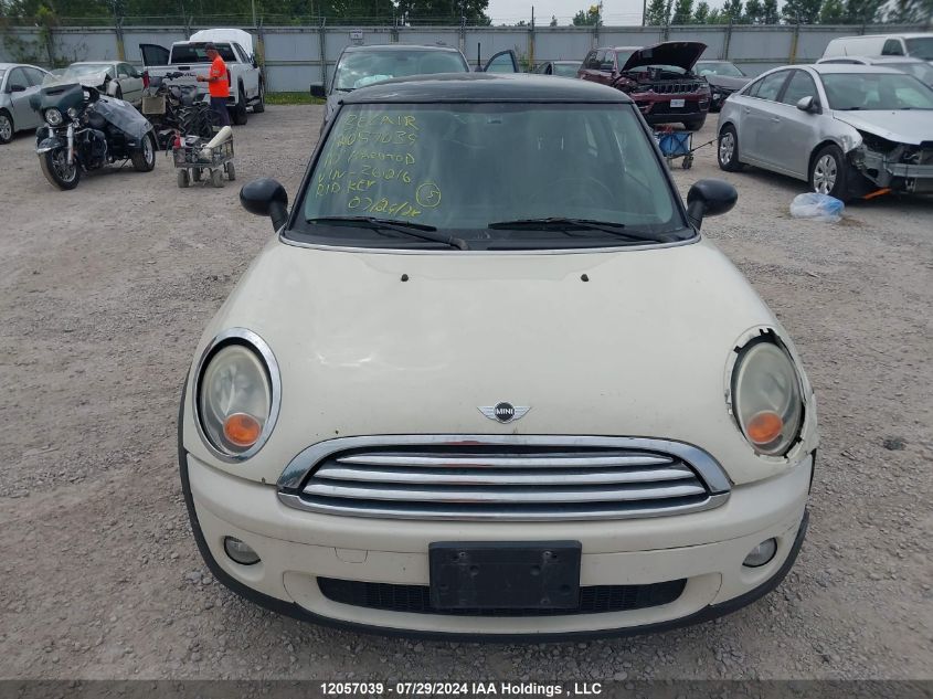 2010 Mini Cooper Hardtop VIN: WMWMF3C57ATZ61216 Lot: 12057039