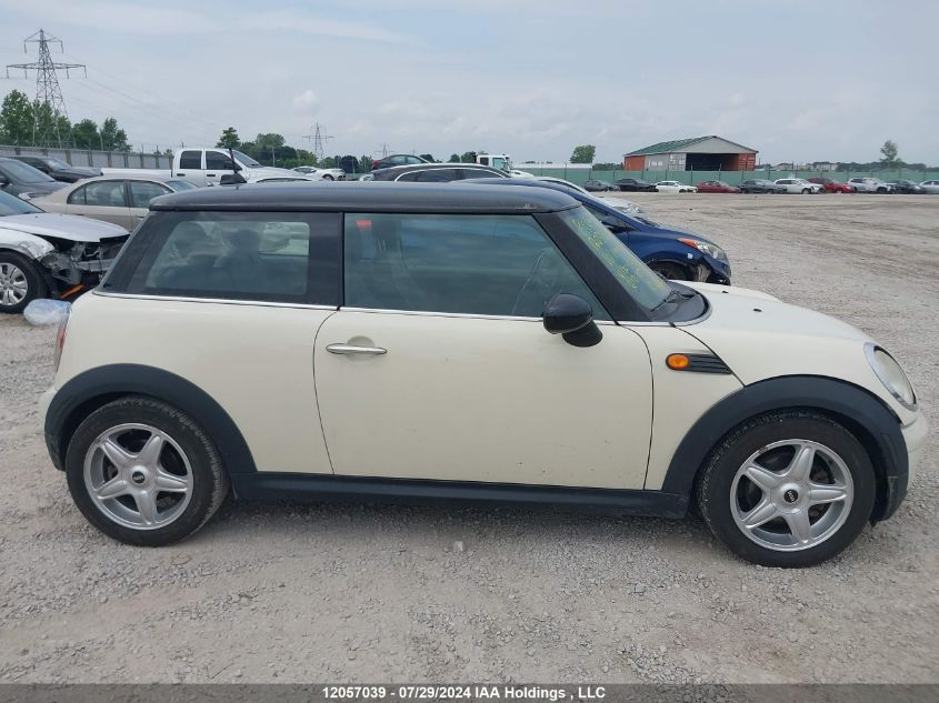 2010 Mini Cooper Hardtop VIN: WMWMF3C57ATZ61216 Lot: 12057039