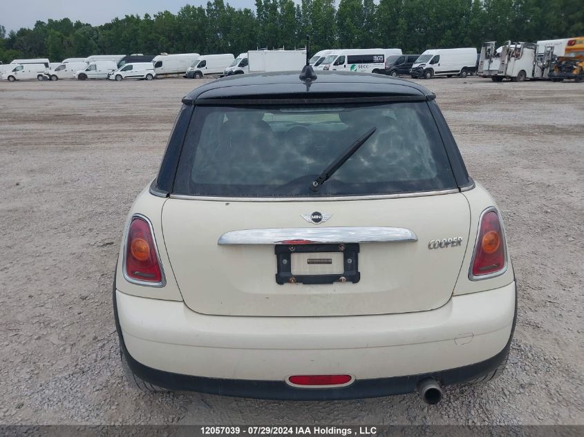 2010 Mini Cooper Hardtop VIN: WMWMF3C57ATZ61216 Lot: 12057039