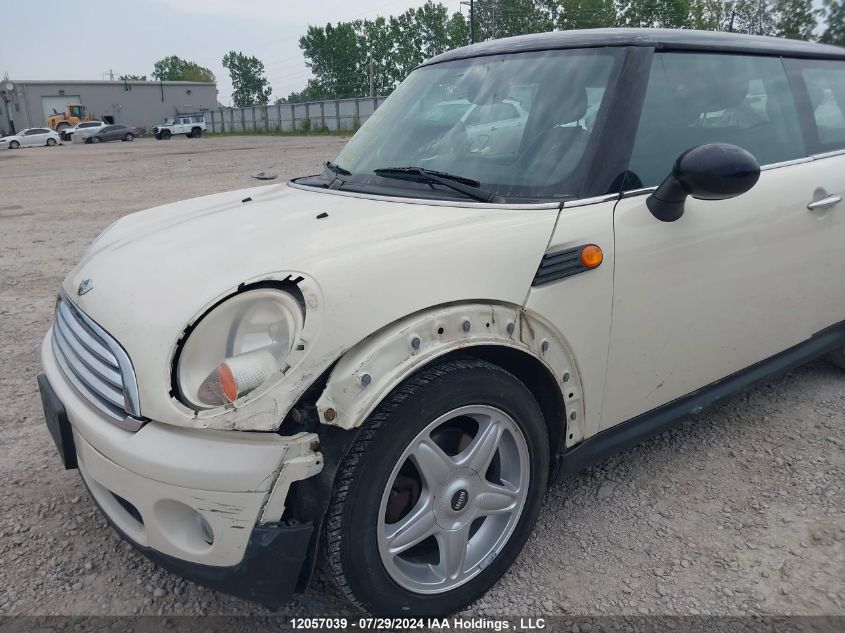2010 Mini Cooper Hardtop VIN: WMWMF3C57ATZ61216 Lot: 12057039