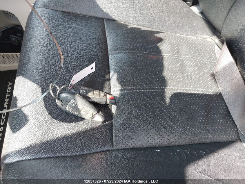 2014 Chrysler Town & Country Touring L VIN: 2C4RC1CG9ER309864 Lot: 12057326