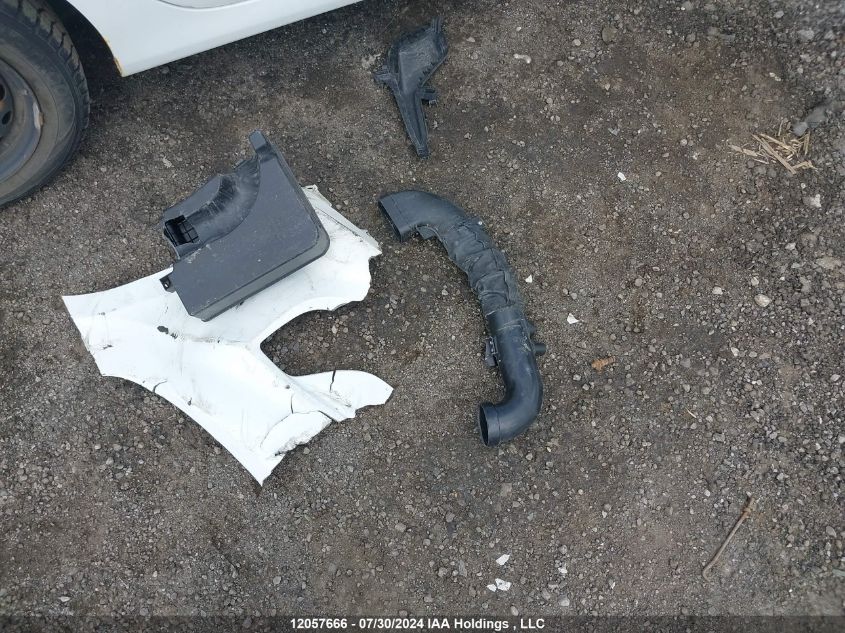 2013 Hyundai Accent Gls/Gs VIN: KMHCT4AE8DU437776 Lot: 12057666