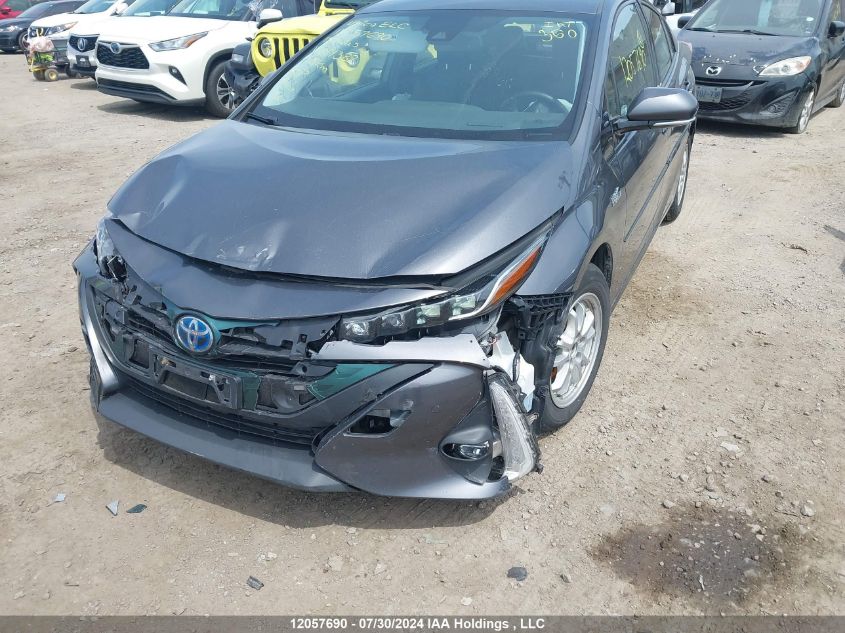 2018 Toyota Prius Prime VIN: JTDKARFP9J3084382 Lot: 12057690