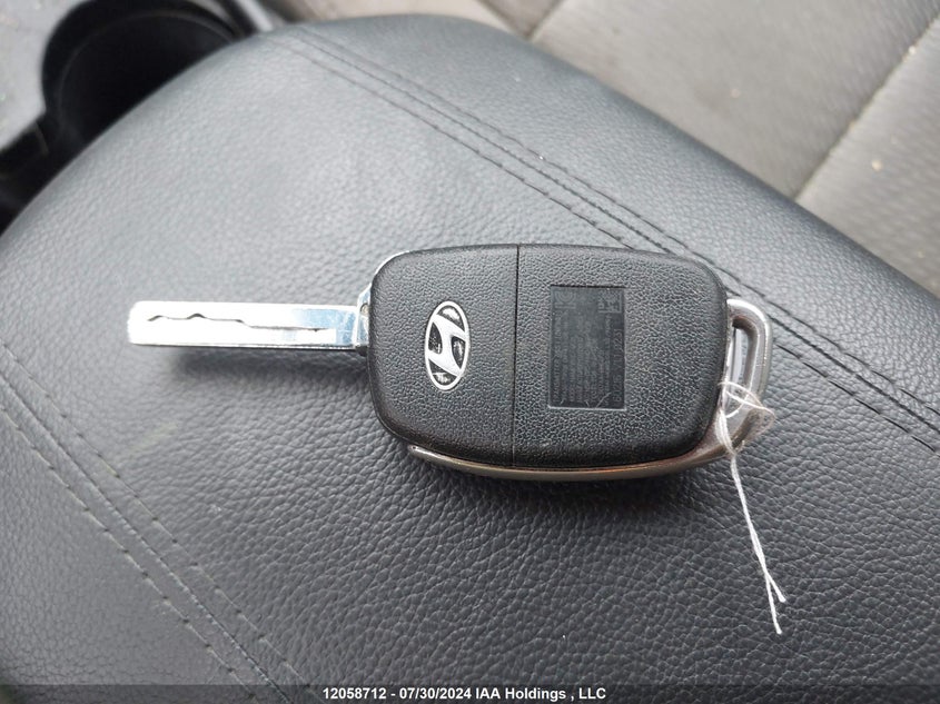 2017 Hyundai Santa Fe Sport 2.4 Base VIN: 5XYZT3LB8HG403355 Lot: 12058712