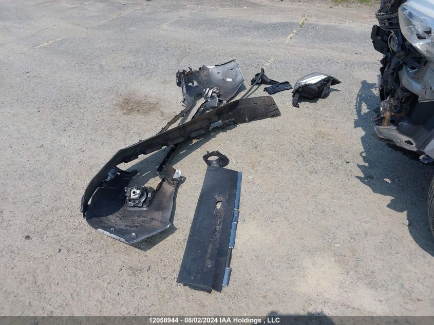 2017 Toyota Tacoma Sr5/Trd Off Road/Trd Sport VIN: 5TFDZ5BN4HX017724 Lot: 12058944