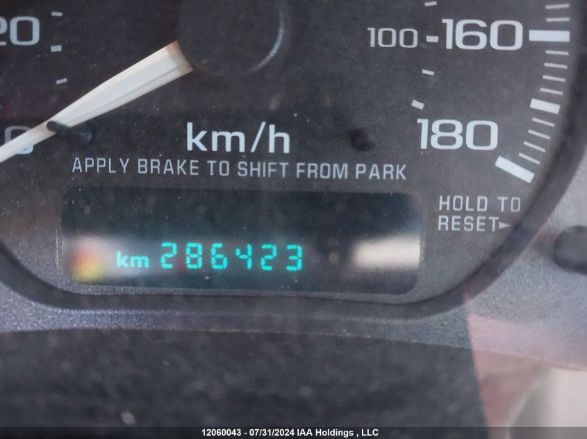 2002 GMC Sierra 1500 VIN: 1GTEK14V22Z214966 Lot: 12060043