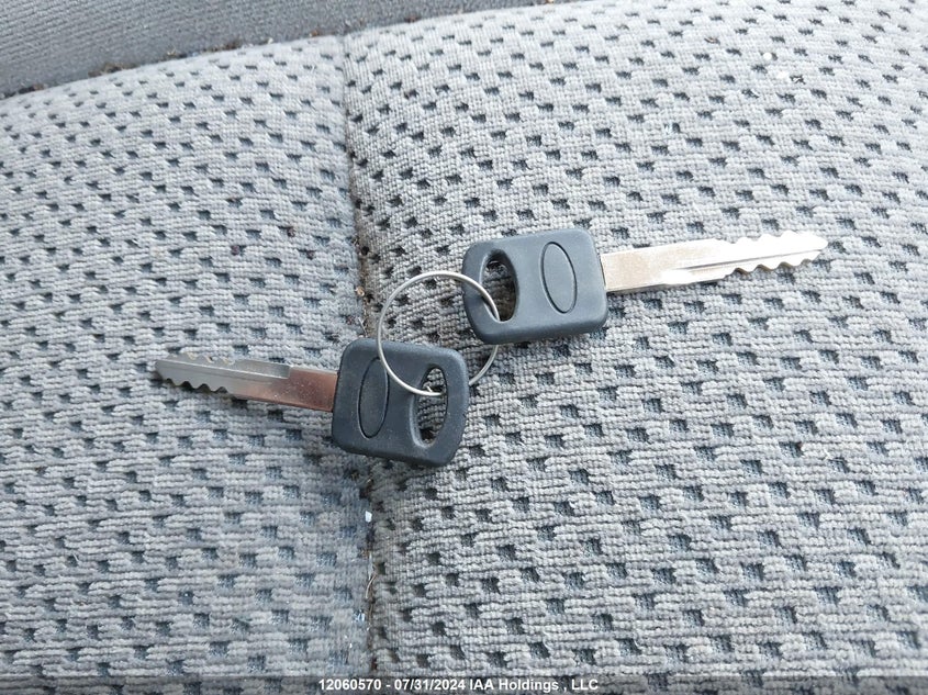 2001 Ford F250 Super Duty VIN: 1FTNX21L41EB25898 Lot: 12060570