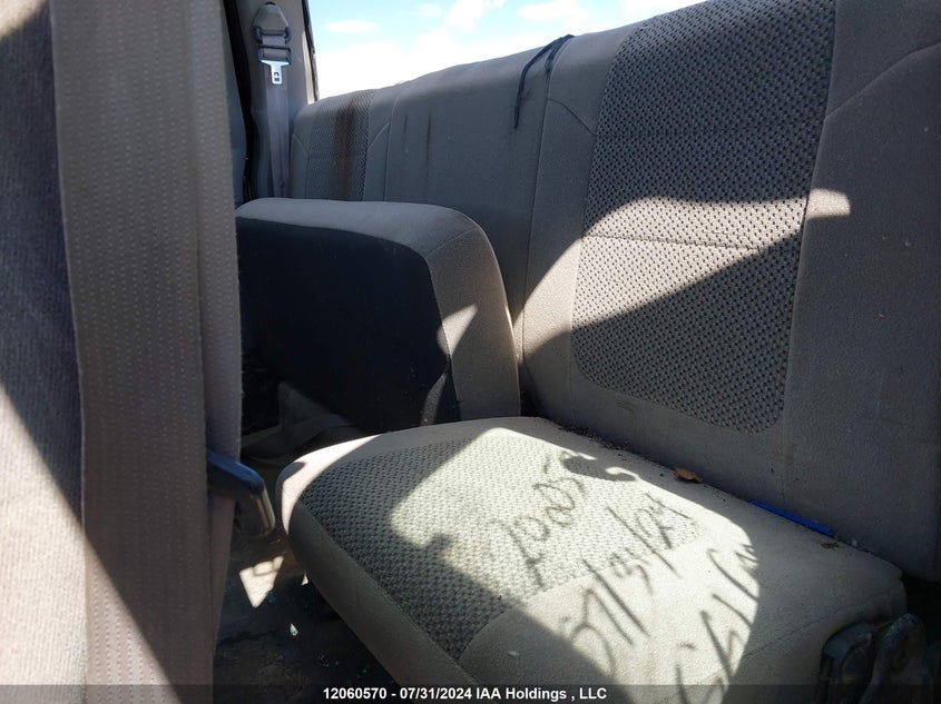 2001 Ford F250 Super Duty VIN: 1FTNX21L41EB25898 Lot: 12060570