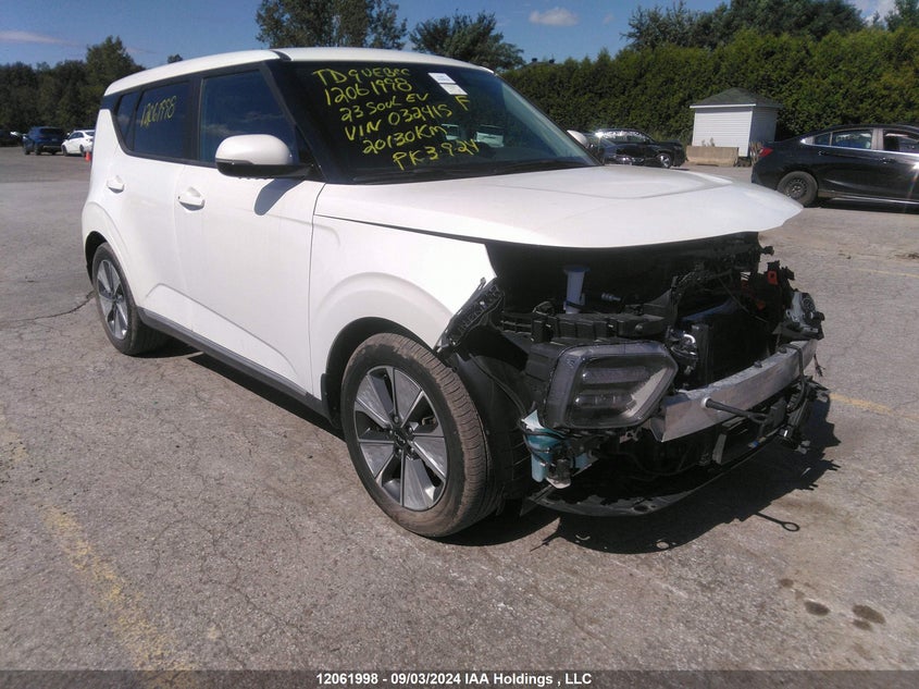 KNDJ33A13P7032415 KIA SOUL EV Photo 1