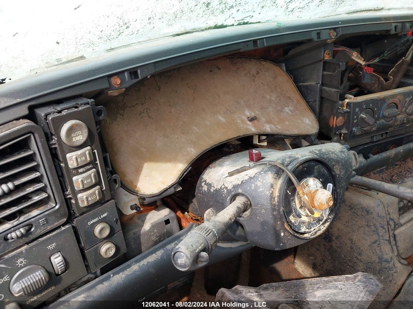 2001 Chevrolet Silverado 1500 VIN: 2GCEK19T011184574 Lot: 12062041