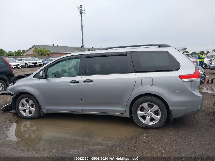 5TDZK3DCXBS024698 2011 Toyota Sienna