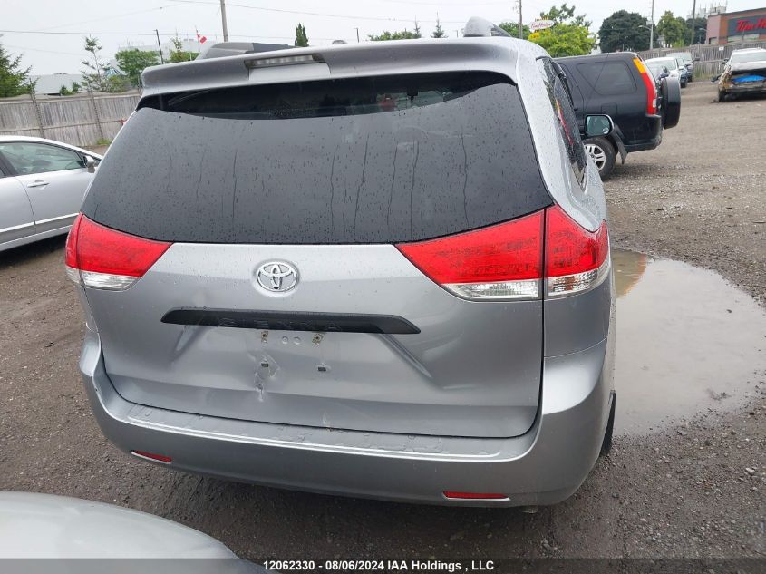 5TDZK3DCXBS024698 2011 Toyota Sienna