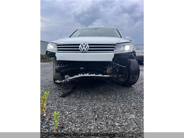 2016 Volkswagen Touareg Sport/Lux/Executive VIN: WVGEF9BP3GD004092 Lot: 12062411