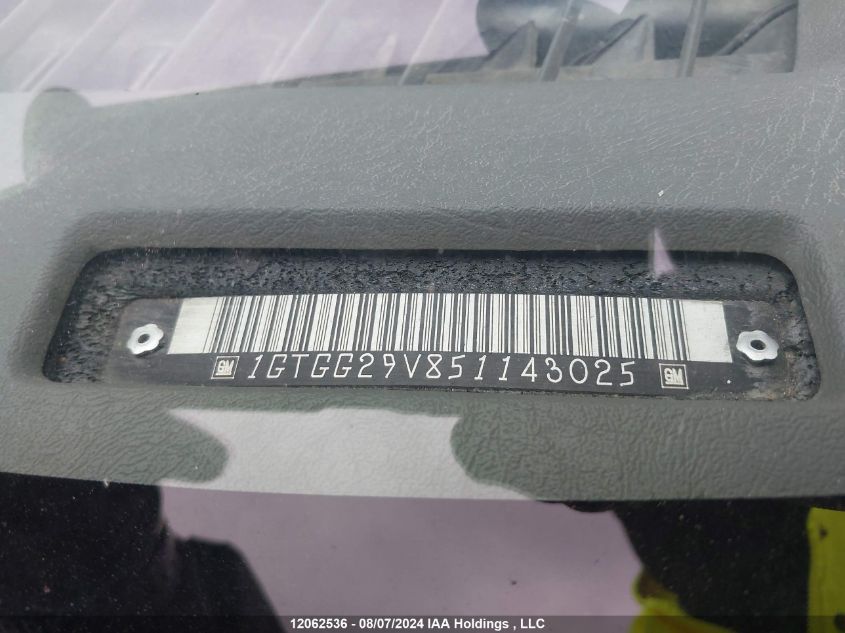 2005 GMC Savana Cargo Van VIN: 1GTGG29V851143025 Lot: 12062536