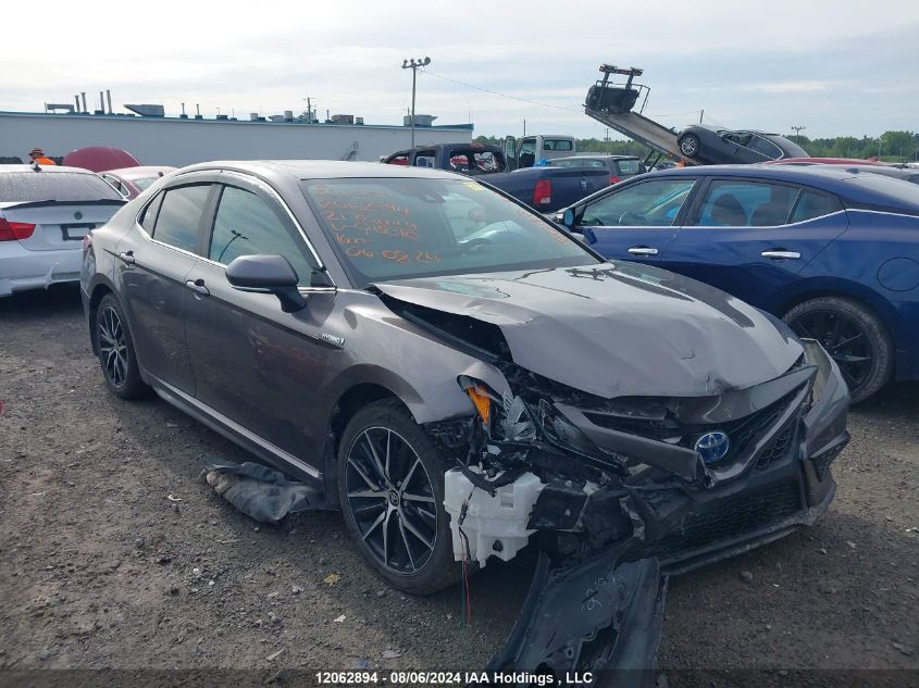 4T1B21HKXMU015310 2021 TOYOTA CAMRY - Image 1