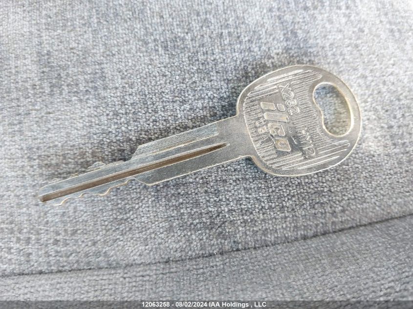 2004 Kia Sorento VIN: KNDJC733X45322647 Lot: 12063258