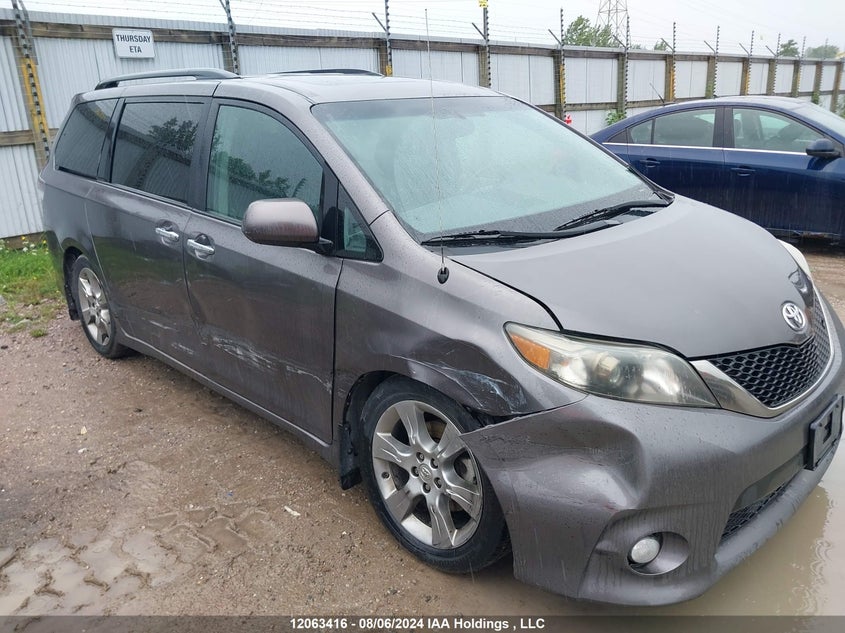 2013 Toyota Sienna Se 8 Passenger VIN: 5TDXK3DC0DS314586 Lot: 12063416
