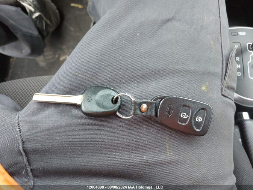 2014 Hyundai Accent Gl VIN: KMHCT5AE4EU172684 Lot: 12064098