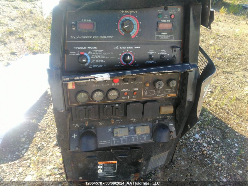 2014 Lincoln Electric Vantage 400 VIN: U1140706060 Lot: 12064578