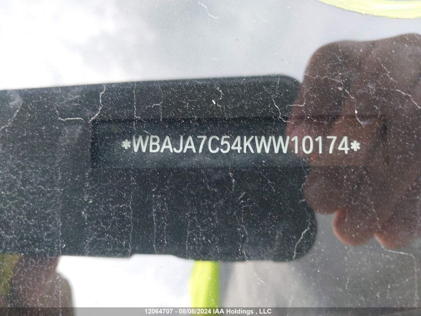 2019 BMW 5 Series VIN: WBAJA7C54KWW10174 Lot: 12064707