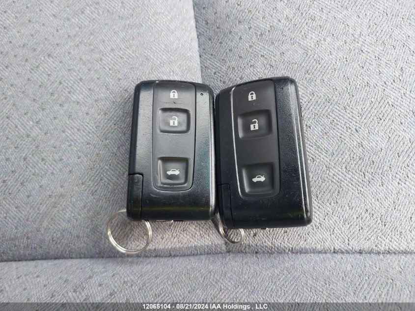 2005 Toyota Crown Limited VIN: GRS1825028235 Lot: 12065104