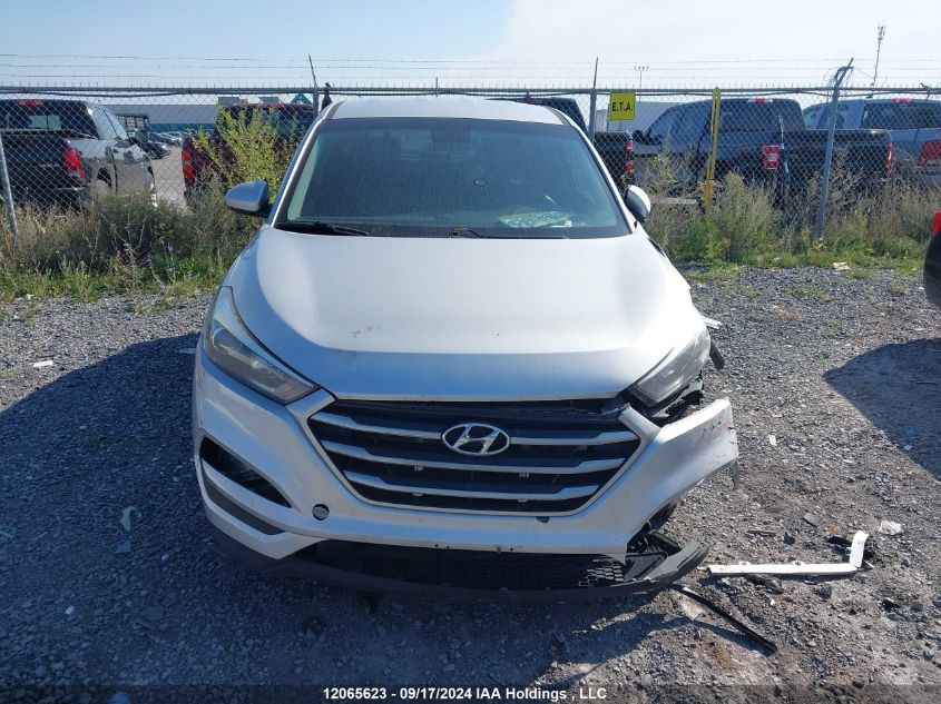 KM8J2CA42HU560118 2017 Hyundai Tucson Se