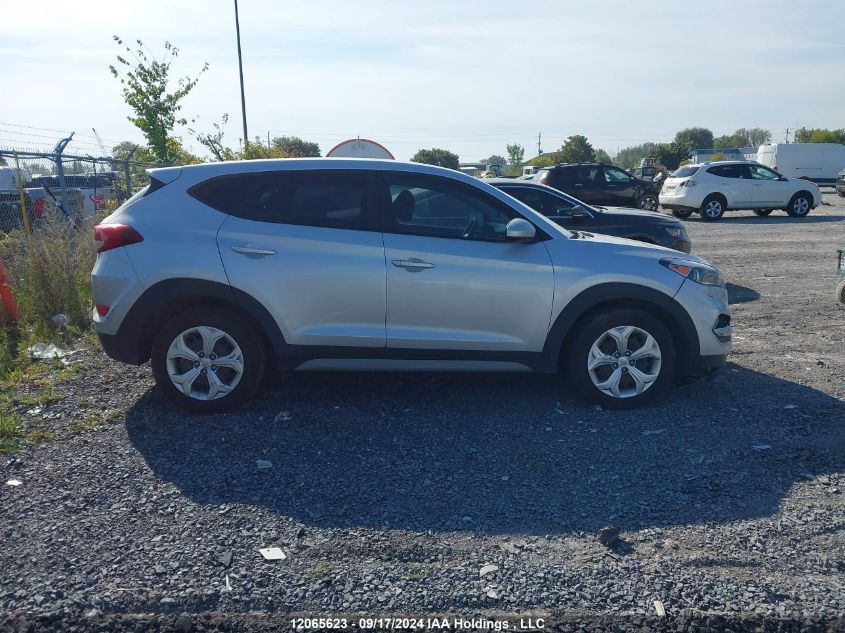 KM8J2CA42HU560118 2017 Hyundai Tucson Se