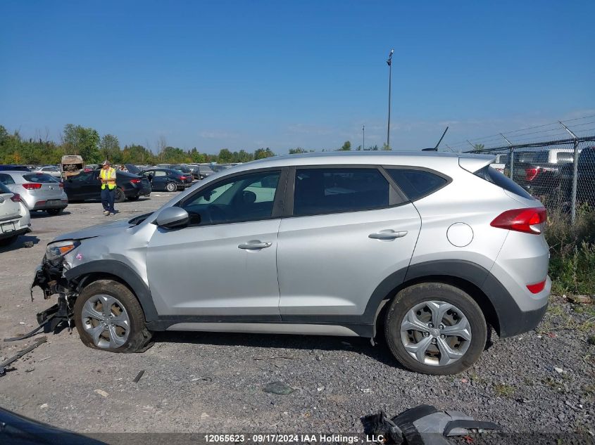 KM8J2CA42HU560118 2017 Hyundai Tucson Se