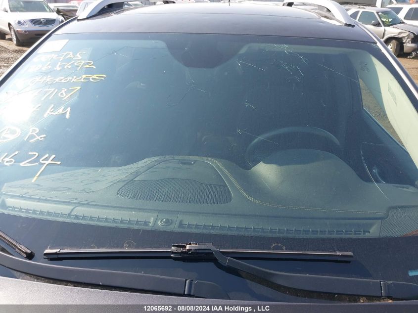 2016 Jeep Cherokee Latitude VIN: 1C4PJMCS8GW147187 Lot: 12065692