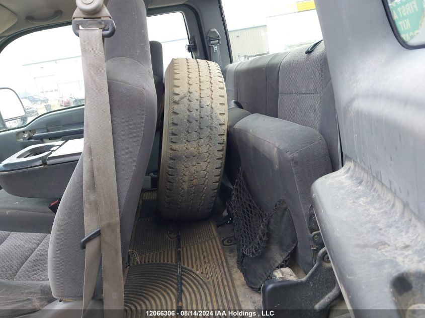 2002 Ford Super Duty F-350 Srw VIN: 1FTSX31F52EA23370 Lot: 12066306