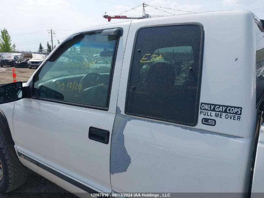 2000 Chevrolet C/K 2500 VIN: 1GCGK29J1YF472023 Lot: 12067810