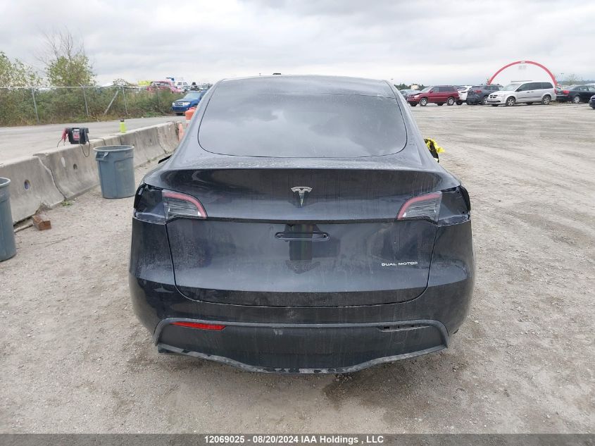 2024 Tesla Model Y VIN: 7SAYGDEE4RF083282 Lot: 12069025