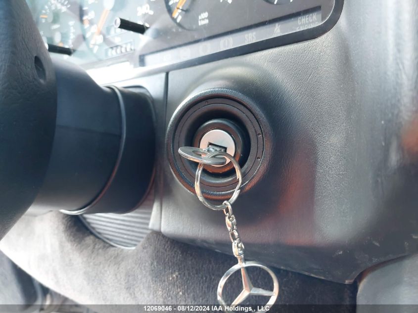 1994 Mercedes-Benz VIN: WDBGA51E7RA145898 Lot: 12069046