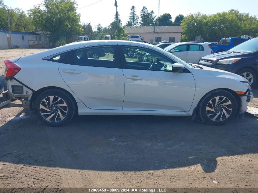 2HGFC2F83HH022562 2017 Honda Civic Sedan