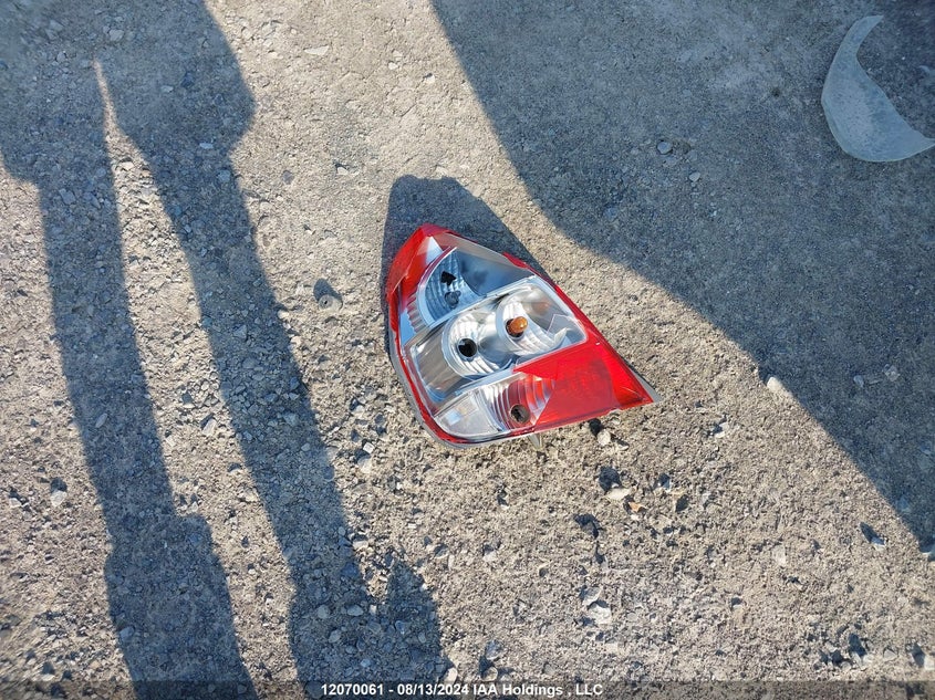 2008 Honda Fit VIN: JHMGD38458S811500 Lot: 12070061