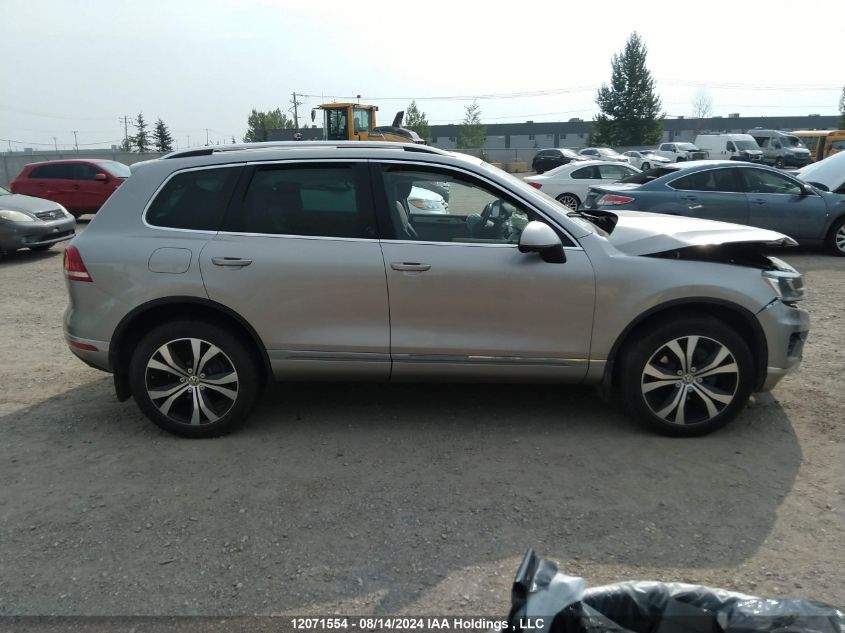 WVGRF7BP4HD000091 2017 Volkswagen Touareg