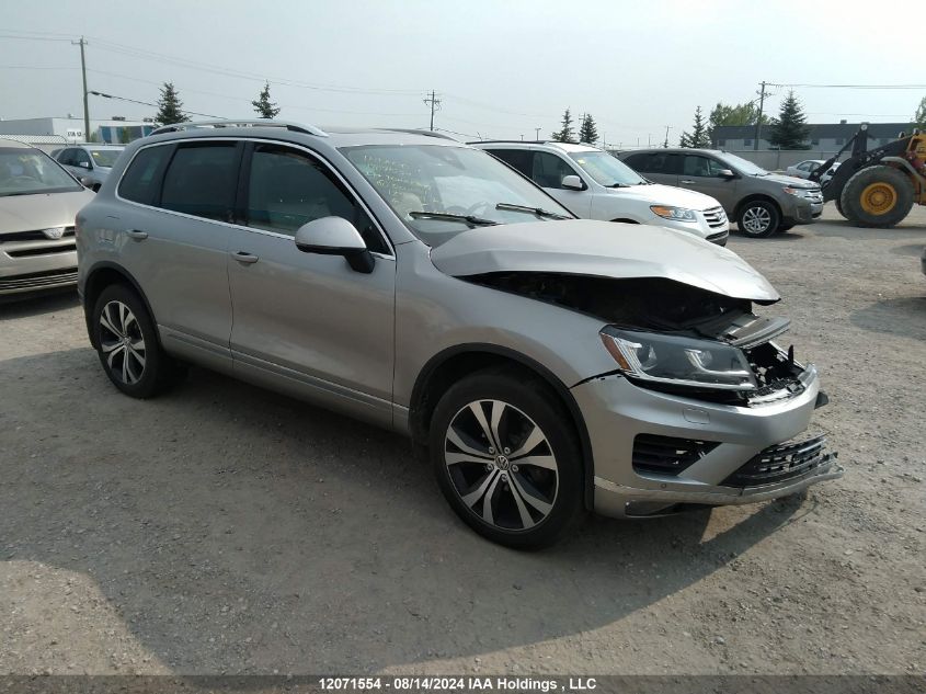 WVGRF7BP4HD000091 2017 VOLKSWAGEN TOUAREG - Image 1