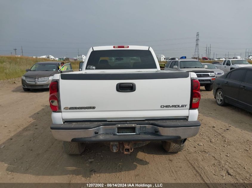 2005 Chevrolet Silverado 2500Hd VIN: 1GCHK23215F887649 Lot: 12072002