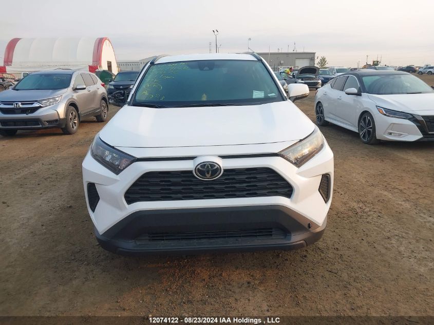 2T3B1RFV8MC248626 2021 Toyota Rav4 Le