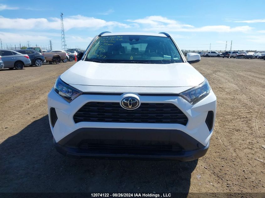 2T3B1RFV8MC248626 2021 Toyota Rav4 Le